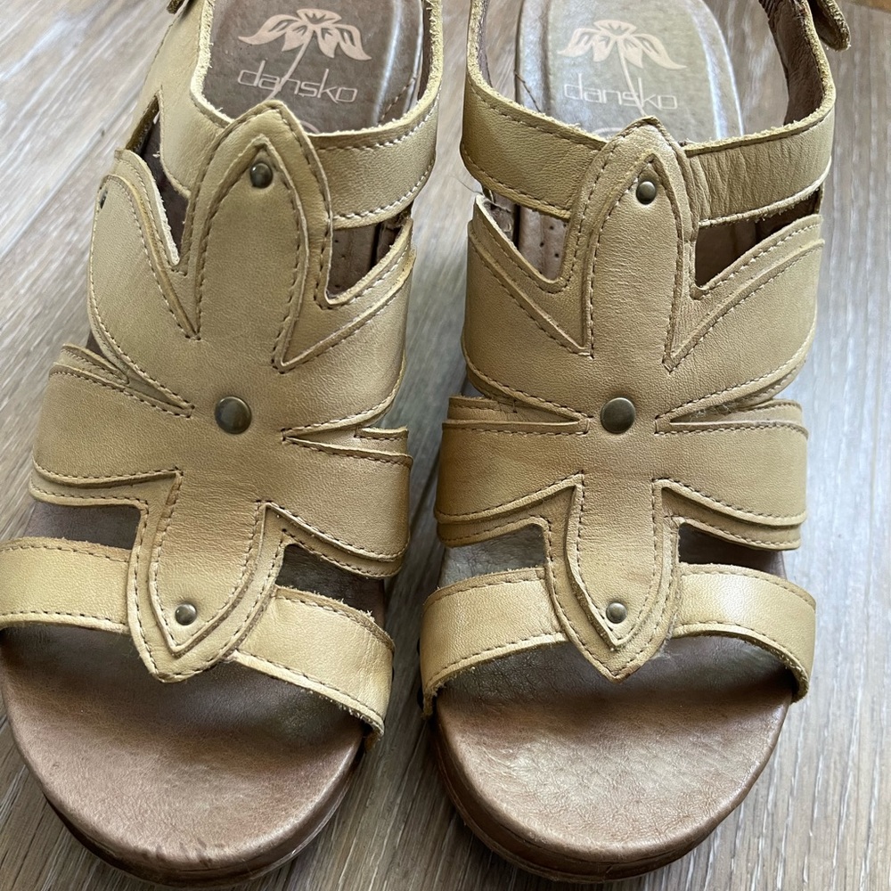 Dansko nina sandals 37 6.5-7